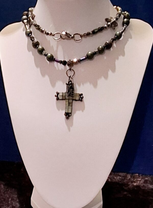 Halsband med hematit